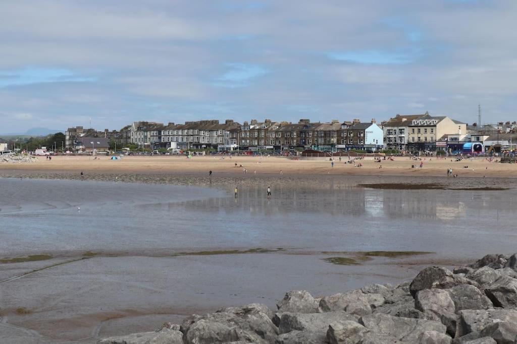 Modern And Comfortable In Holiday home Morecambe